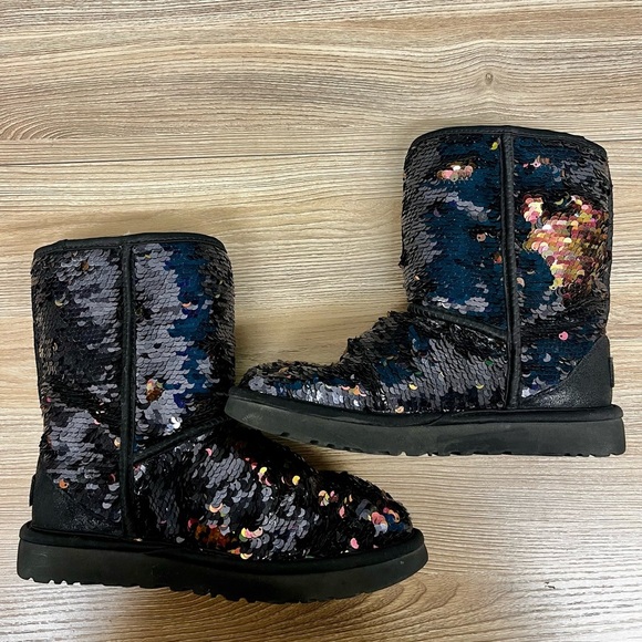 UGG Classic Short Boot / Winter Boot / Black n Copper Reversable Sequins Size 7 - Picture 8 of 11
